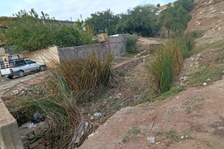 لایروبی مستمر کانال‌های سطح شهر مسجدسلیمان در دستور کار روزانه شهرداری